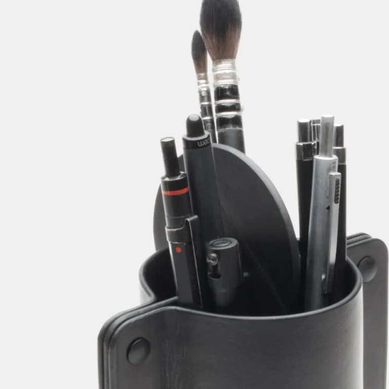 Darksails - Pot à Crayons en Cuir Noir