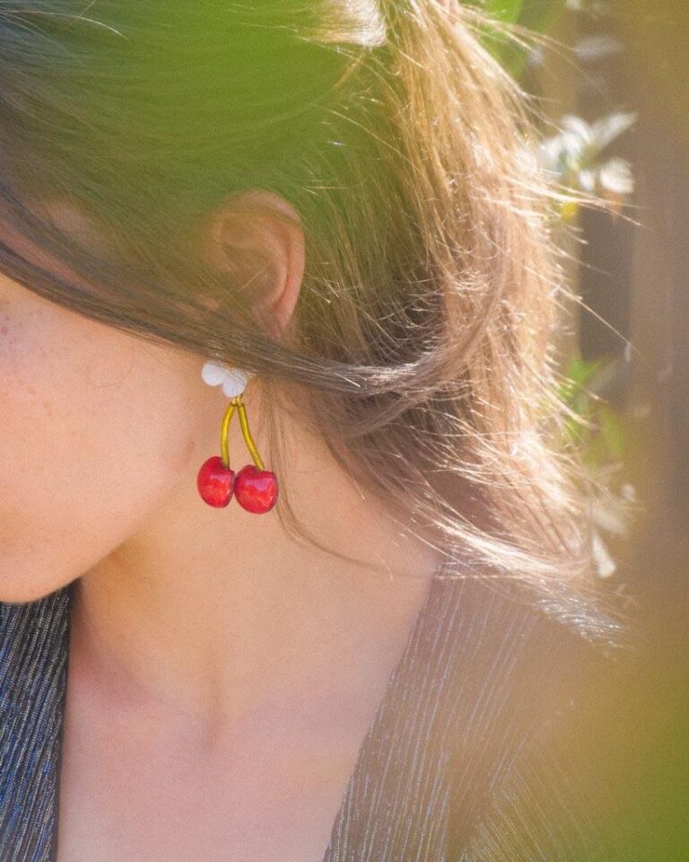Ciléa Paris - Boucle d'oreille cerise Botanica – Dormeuse (Oreilles percées)