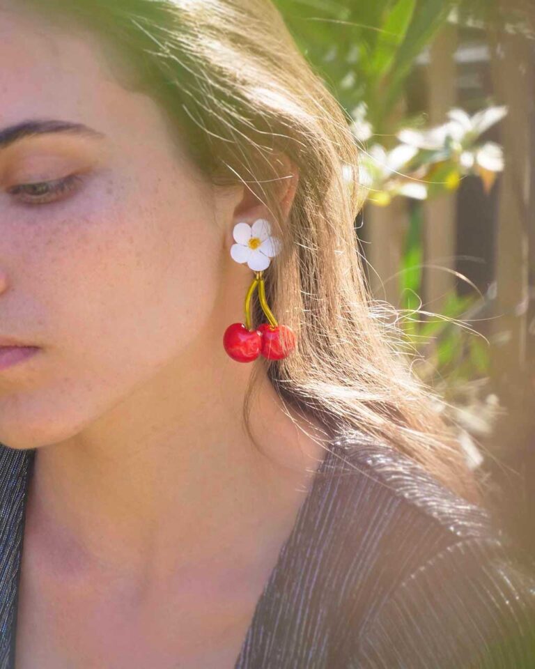 Ciléa Paris - Boucle d'oreille cerise Botanica – Dormeuse (Oreilles percées)