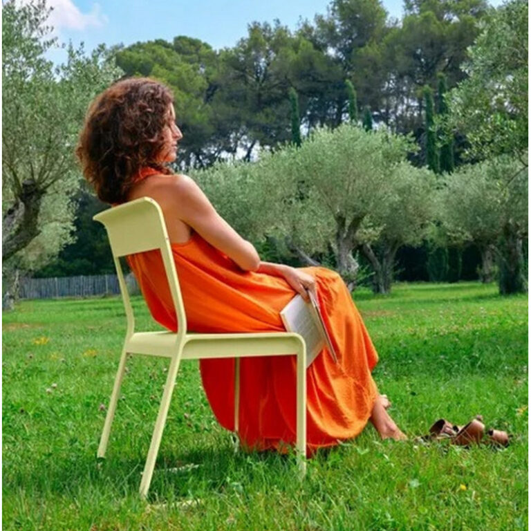 FERMOB - Chaise de repas FERMOB Bellevie V2 en métal - 25 coloris