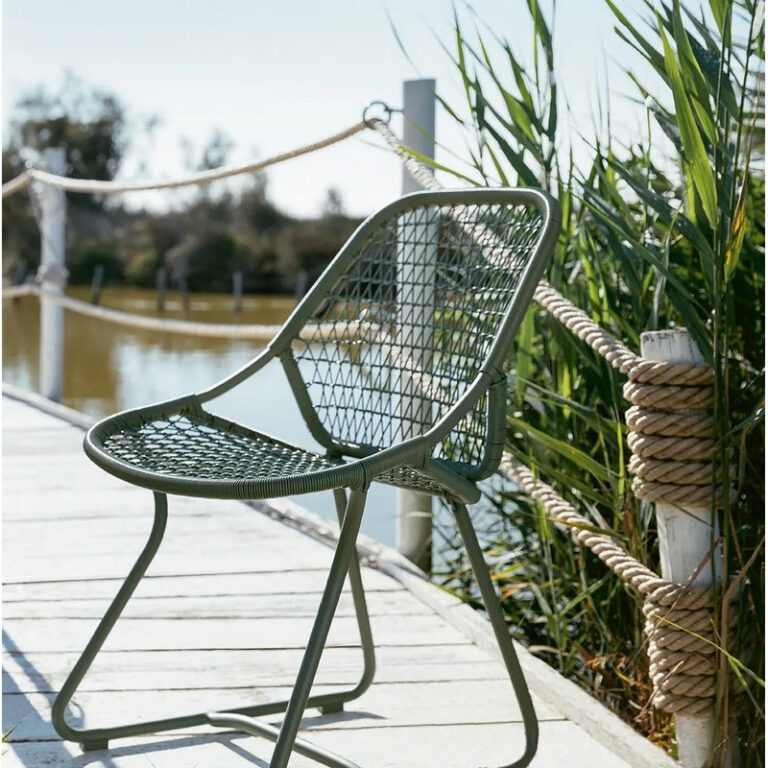 FERMOB - Chaise de repas FERMOB Sixties en métal - 5 coloris