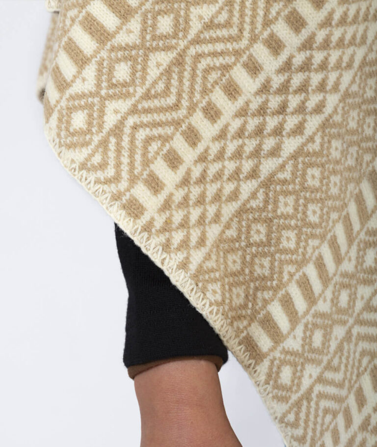 Ardelaine - Poncho à motifs Jacquard en laine - Jaujac