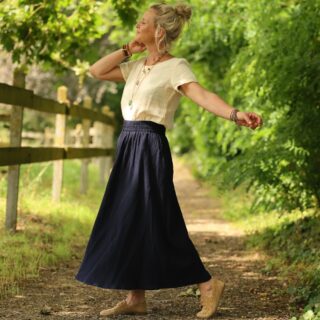 Jupe Tao — Double gaze de coton bleu nuit par la marque Quintessence Quintessence - Jupe Tao — Double gaze de coton bleu nuit