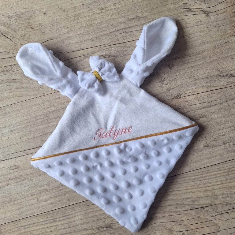 La Fabrique A DeDeuh - Lot Bébé – Bavoir Minky Personnalisé & Doudou Lapin Assorti – Fabrication Artisanale – Sans nœud / Juste le prénom