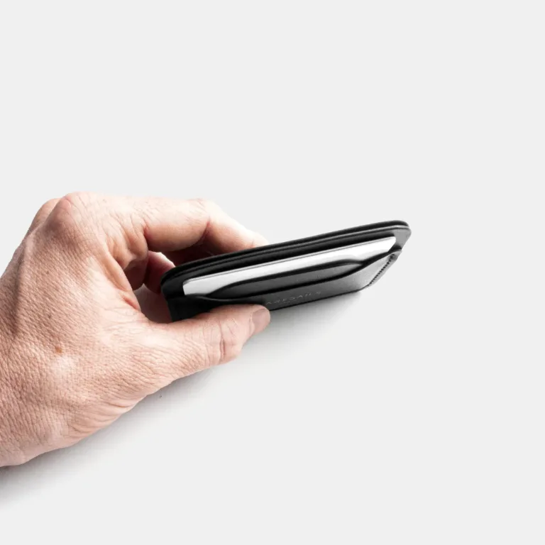 Darksails - Porte-Cartes Minimaliste en Cuir Noir