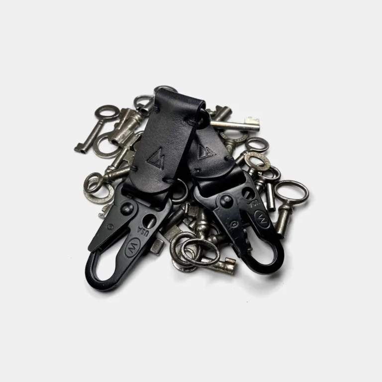 Darksails - Porte-Clés Mousqueton en Cuir Noir