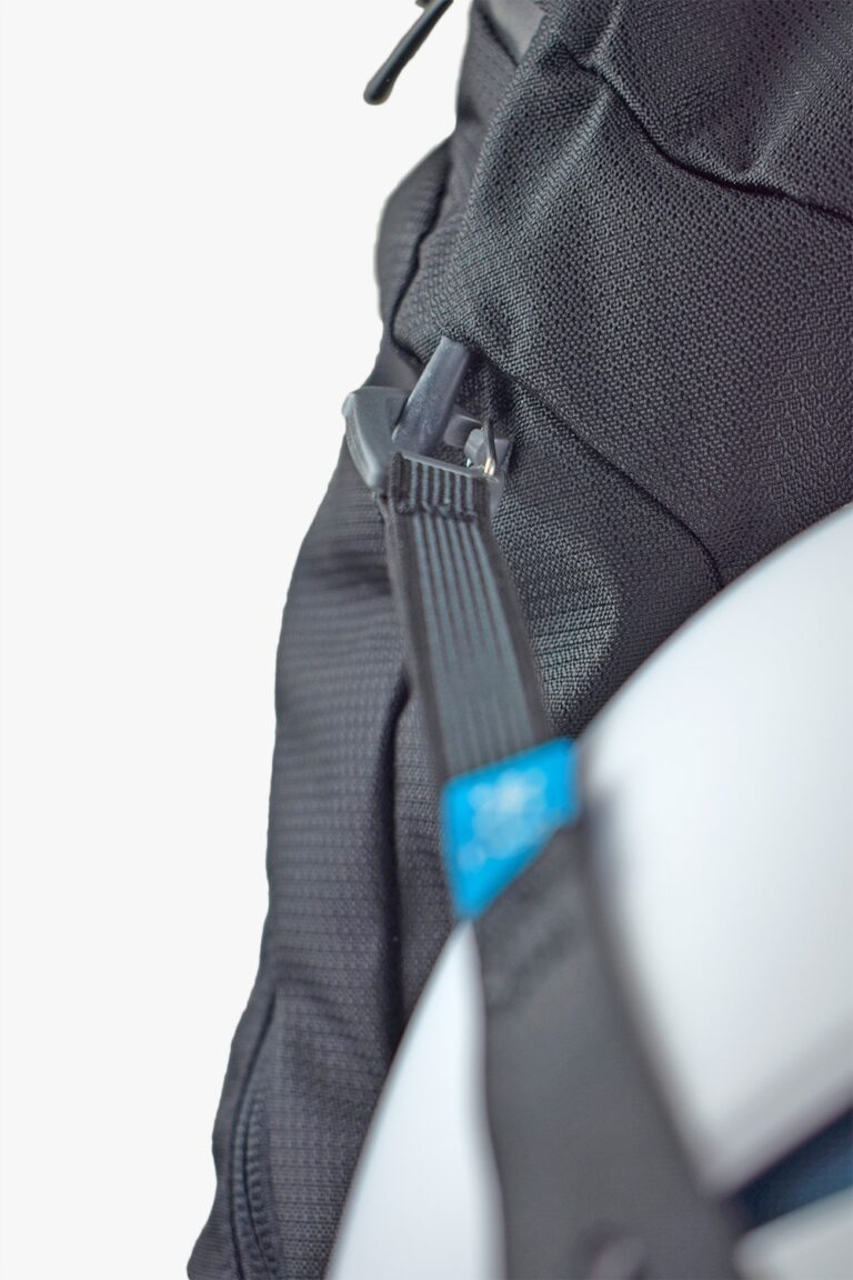 NEO - Porte-casque / raquettes