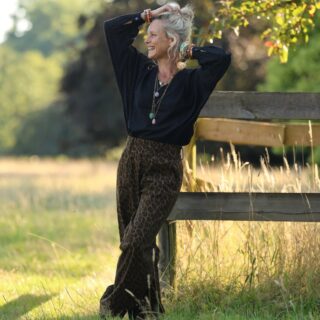 Pantalon Tino – Sergé de coton Léo par la marque Quintessence Quintessence - Pantalon Tino – Sergé de coton Léo