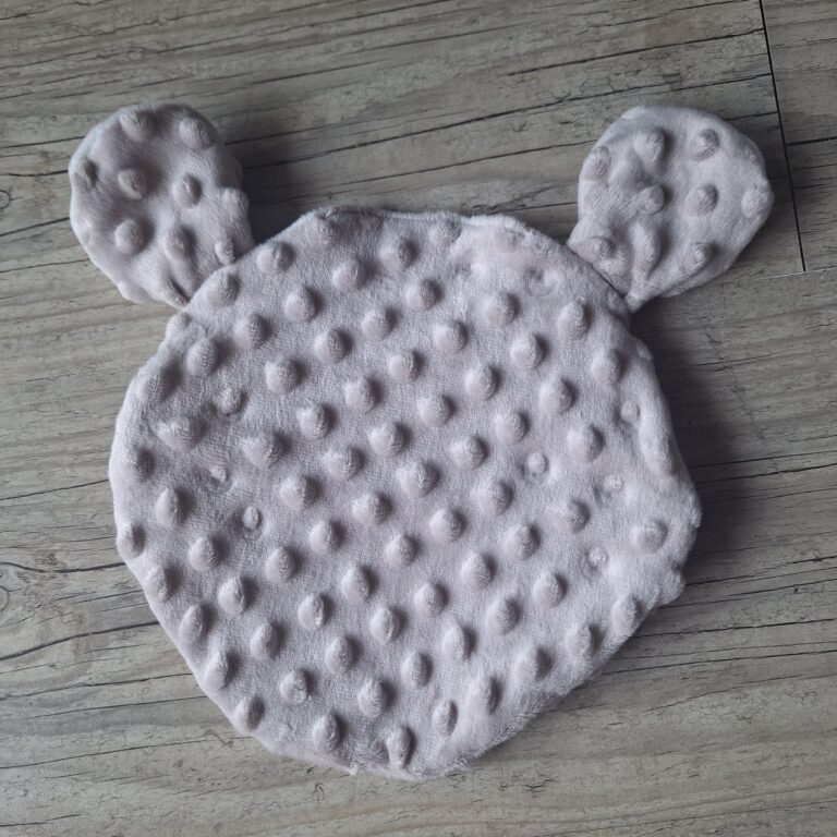 La Fabrique A DeDeuh - Doudou Ourson personnalisé 20x20cm avec Prénom et/ou Date de naissance tout en minky – Sans nœud / Juste le prénom