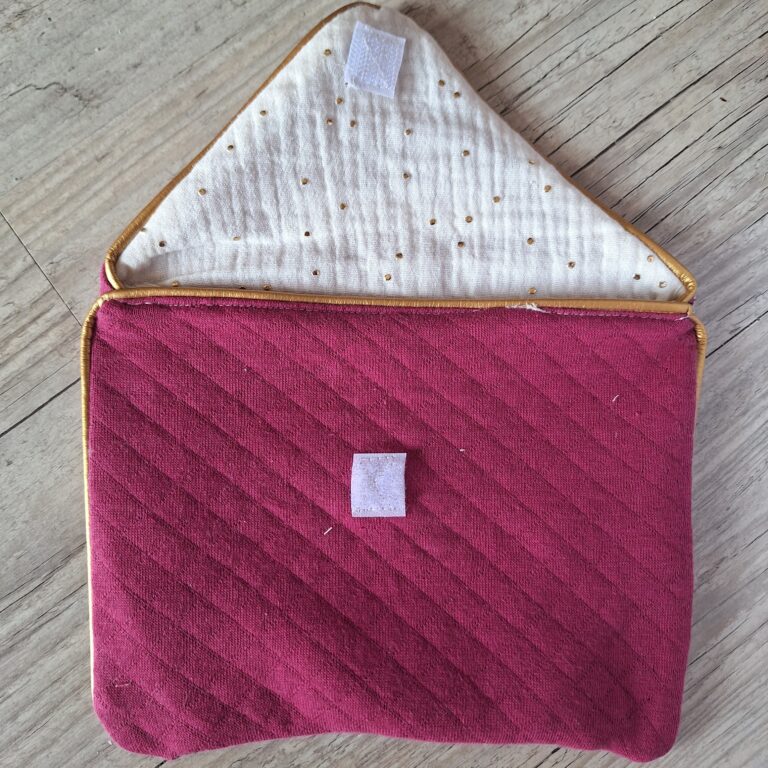 La Fabrique A DeDeuh - Pochette personnalisée brodée – Cadeau Fête des Mères – 25x18cm