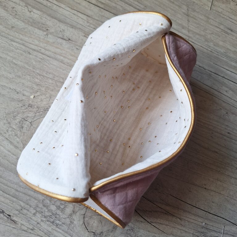 La Fabrique A DeDeuh - Trousse brodée personnalisée - Cadeau maîtresse maître enseignant(e) fait main – Merci Maîtresse + Prénom