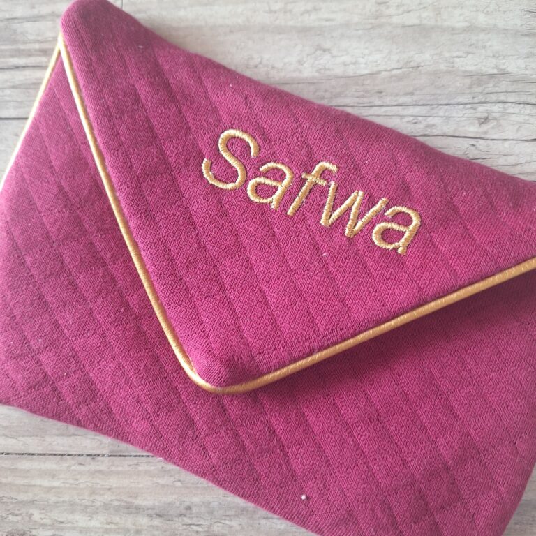 La Fabrique A DeDeuh - Pochette personnalisée brodée – Cadeau Fête des Mères – 25x18cm