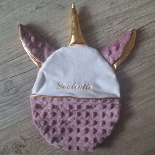 Doudou licorne personnalisé 20x25cm avec Prénom et/ou Date de naissance tout en minky par la marque La Fabrique À DeDeuh La Fabrique À DeDeuh - Doudou licorne personnalisé 20x25cm avec Prénom et/ou Date de naissance tout en minky