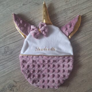 Doudou licorne personnalisé 20x25cm avec Prénom et/ou Date de naissance tout en minky par la marque La Fabrique À DeDeuh La Fabrique À DeDeuh - Doudou licorne personnalisé 20x25cm avec Prénom et/ou Date de naissance tout en minky
