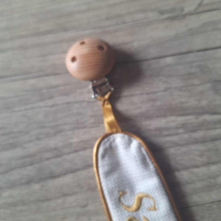 La Fabrique A DeDeuh - Attache tétine Chic - double face - personnalisé avec Prénom brodé et date de naissance