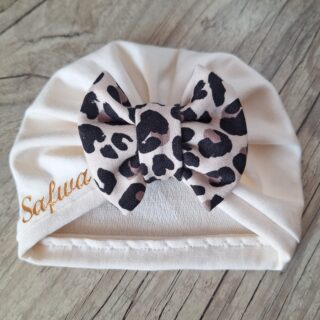 ⚡ Édition Limitée – Turban imprimé léopard prénom brodé fait main | Prématuré à adulte oeko-tex par la marque La Fabrique À DeDeuh La Fabrique À DeDeuh - ⚡ Édition Limitée – Turban imprimé léopard prénom brodé fait main | Prématuré à adulte oeko-tex