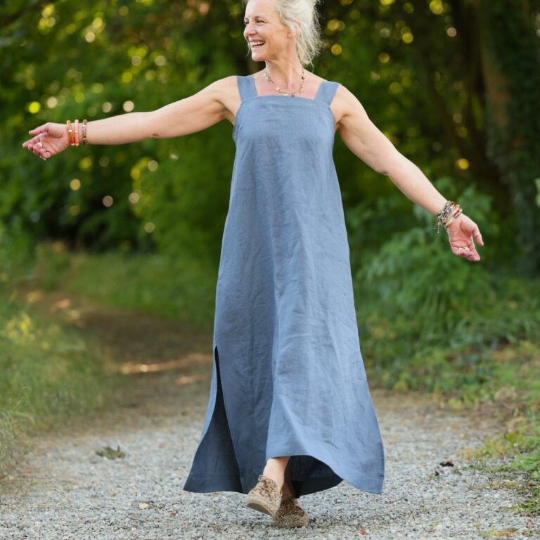 Quintessence - Robe Sybille — Lin lavé bleu jean – M