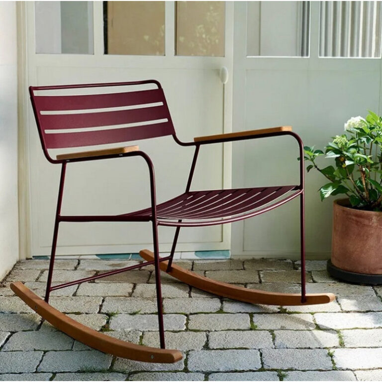 rocking chair avec accoudoirs fermob surprising en metal et bois 25 coloris FERMOB - Rocking chair avec accoudoirs FERMOB Surprising en métal et bois - 25 coloris