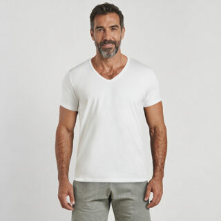 T-shirt blanc col V – Indispensable par la marque Garçon Français Garçon Français - T-shirt blanc col V – Indispensable