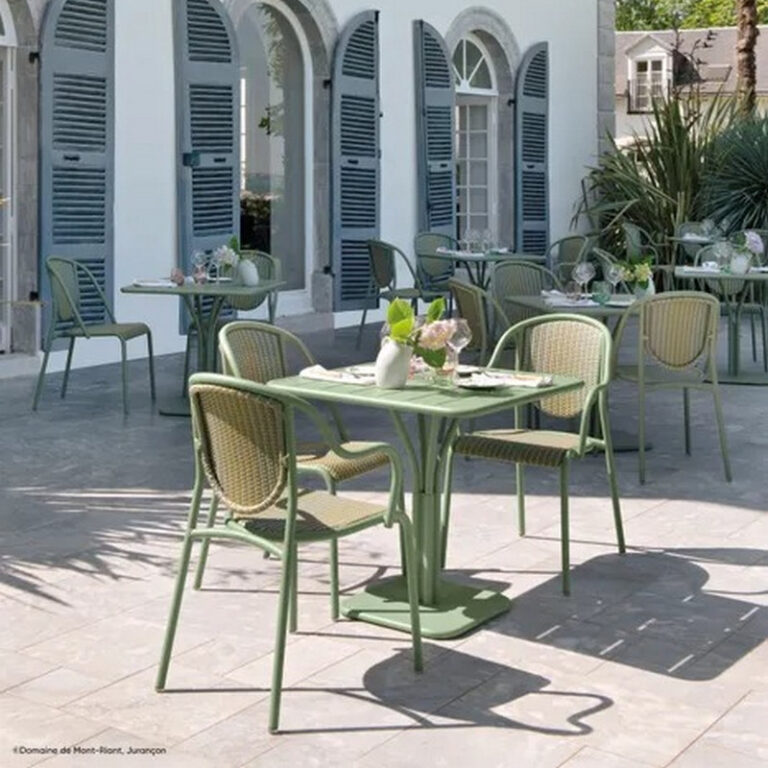 FERMOB - Table à manger carrée guéridon FERMOB Luxembourg 80x80cm en métal - 25 coloris