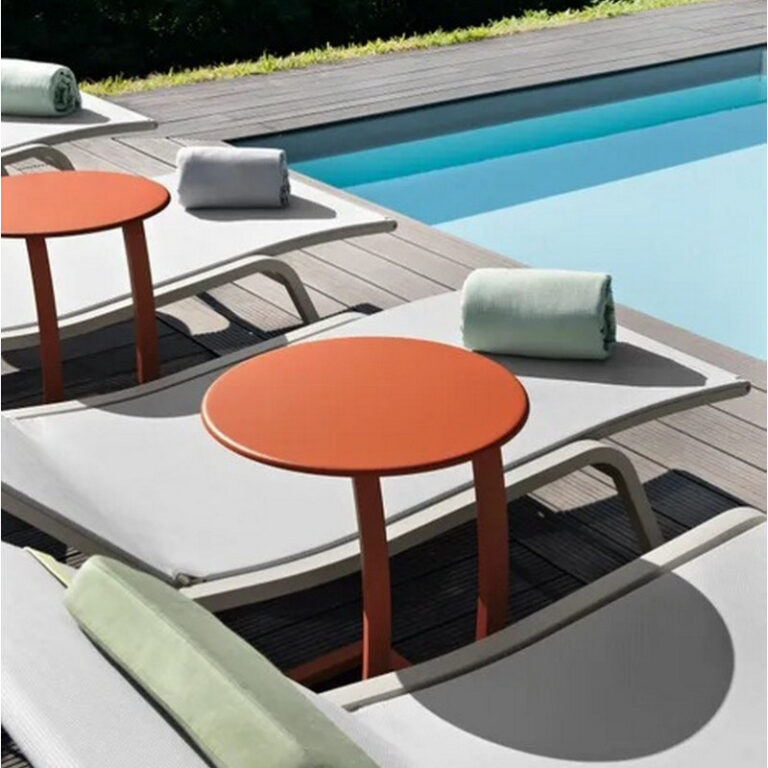 FERMOB - Table basse déportée ronde FERMOB Alizé 48cm en métal - 25 coloris
