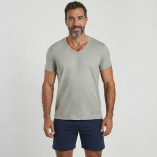 T-shirt gris col V – Indispensable par la marque Garçon Français Garçon Français - T-shirt gris col V – Indispensable
