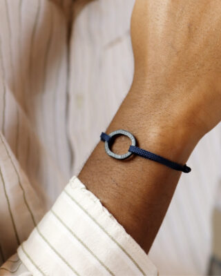 Bracelet Bastille – 10 francs charbon – Plat Marine par la marque LE SOU FRANÇAIS LE SOU FRANÇAIS - Bracelet Bastille – 10 francs charbon – Plat Marine