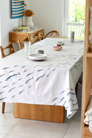 Nappe en coton rectangulaire 300 x 160 cm : La Valse par la marque Varek Illustrations Varek Illustrations - Nappe en coton rectangulaire 300 x 160 cm : La Valse