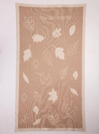 Plaid bébé personnalisable sous-bois femme laine mérinos beige pastel par la marque MAISON SOLFIN MAISON SOLFIN - Plaid bébé personnalisable sous-bois femme laine mérinos beige pastel
