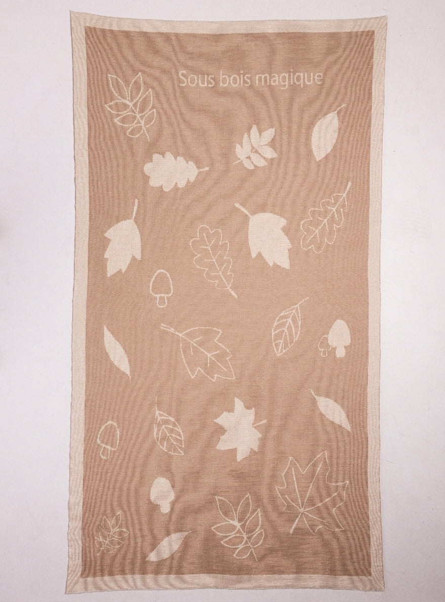 500017 beige Maison Solfin - Plaid bébé personnalisable sous-bois femme laine mérinos beige pastel – 125/70