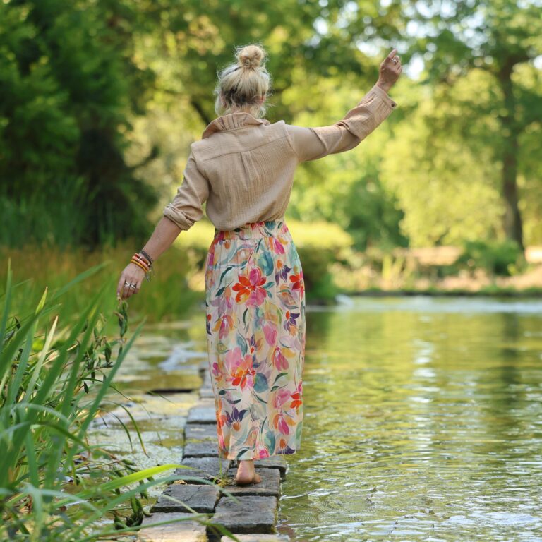 Quintessence - Jupe Tao — Viscose imprimée Jardin d’aquarelle – XXXL