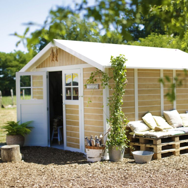Grosfillex B2C - Abri de jardin 11 m² Sherwood Déco – Bois naturel - blanc