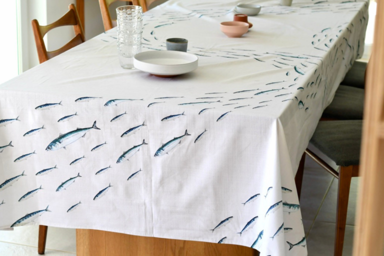 varek.illustrations - Nappe en coton rectangulaire 300 x 160 cm : La Valse
