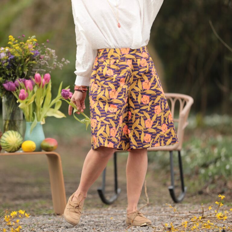 Quintessence - Bermuda Eline - Toile de coton Arty vibrant – XXL