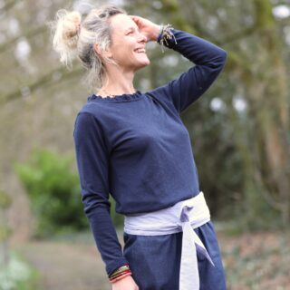 Blouse Clarisse – Viscose/lin marine par la marque Quintessence Quintessence - Blouse Clarisse – Viscose/lin marine