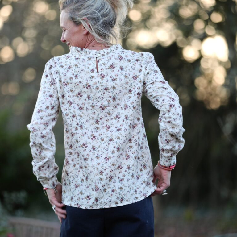 Meta SS25 - Blouse Fantine - Sergé de coton écru fleuri – XXL