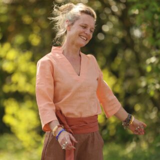 Blouse Madeleine – Lin Abricot par la marque Quintessence Quintessence - Blouse Madeleine – Lin Abricot
