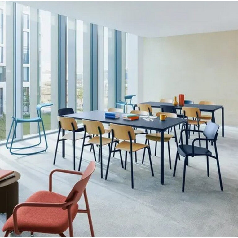 FERMOB - Chaise de repas FERMOB Studie chêne en bois et métal - 25 coloris