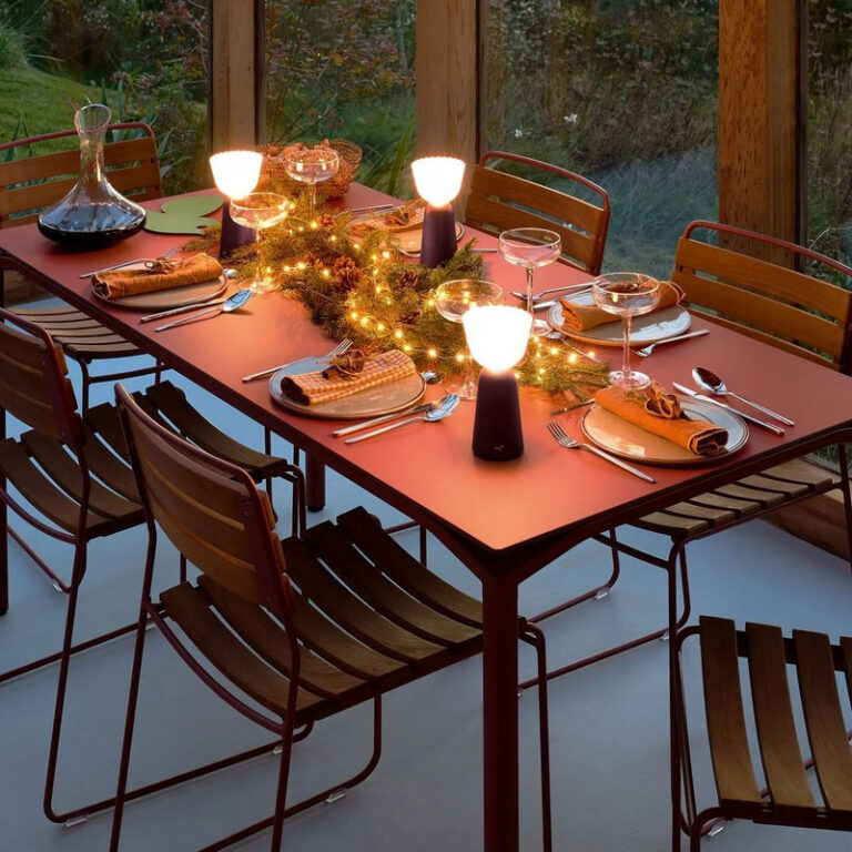 FERMOB - Chaise de repas FERMOB Surprising Teck en bois et métal - 25 coloris