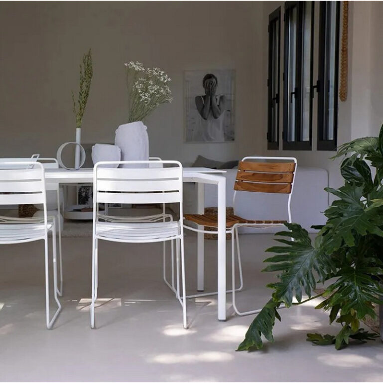 FERMOB - Chaise de repas FERMOB Surprising Teck en bois et métal - 25 coloris