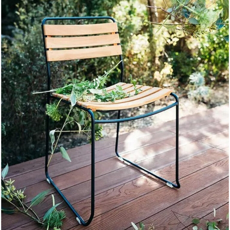 FERMOB - Chaise de repas FERMOB Surprising Teck en bois et métal - 25 coloris