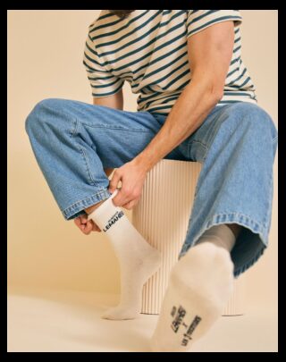 Chaussettes unisexe – mi – hautes – Ecru / Marine par la marque Maison Lemahieu Maison Lemahieu - Chaussettes unisexe – mi – hautes – Ecru / Marine