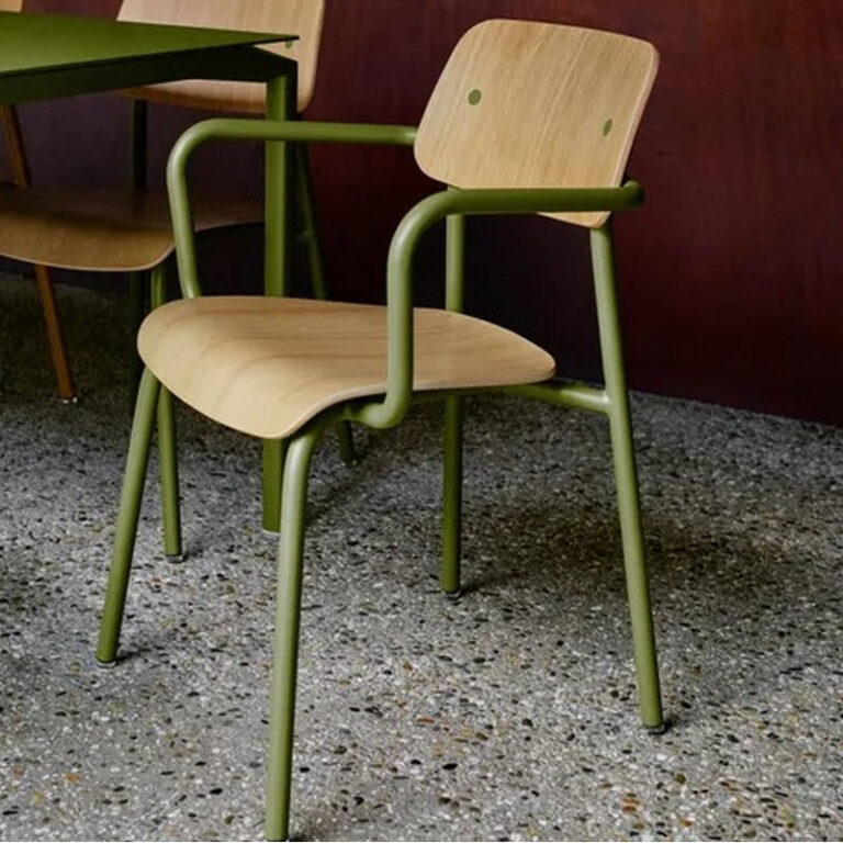FERMOB - Fauteuil avec accoudoirs bridge FERMOB Studie chêne en bois et métal - 25 coloris