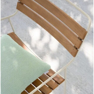 Fauteuil avec accoudoirs FERMOB Surprising Teck en bois et métal – 25 coloris par la marque Fermob Fermob - Fauteuil avec accoudoirs FERMOB Surprising Teck en bois et métal – 25 coloris