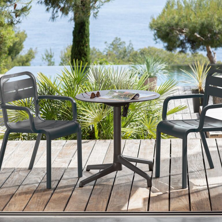 Grosfillex B2C - Fauteuil Cannes extérieur Recyclée – Vert tender