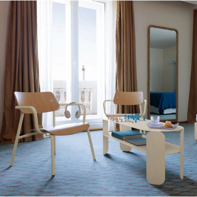FERMOB - Fauteuil lounge FERMOB Studie chêne en bois et métal - 25 coloris