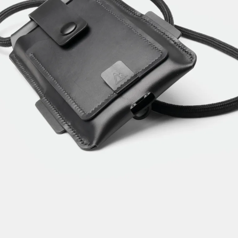 Darksails - Pochette Téléphone de Voyage en Cuir Noir