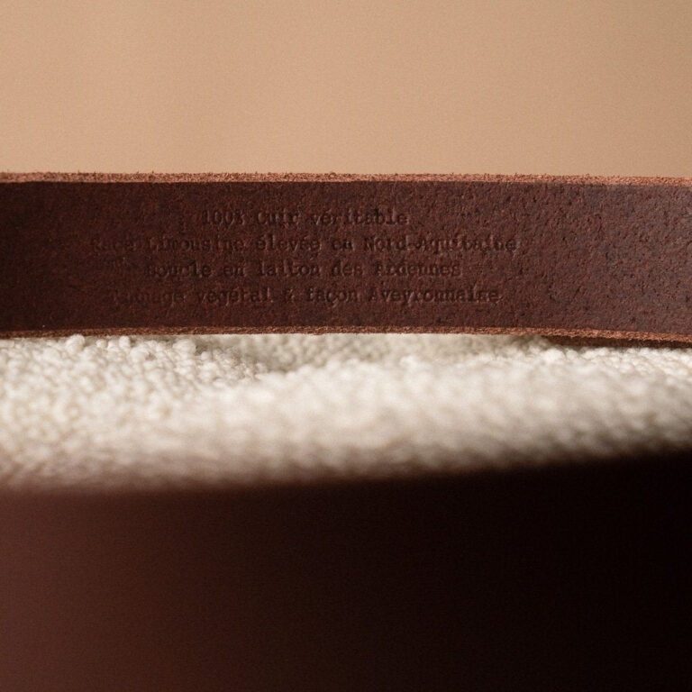 Le T-Shirt Propre - La ceinture en cuir français – Noir / XL