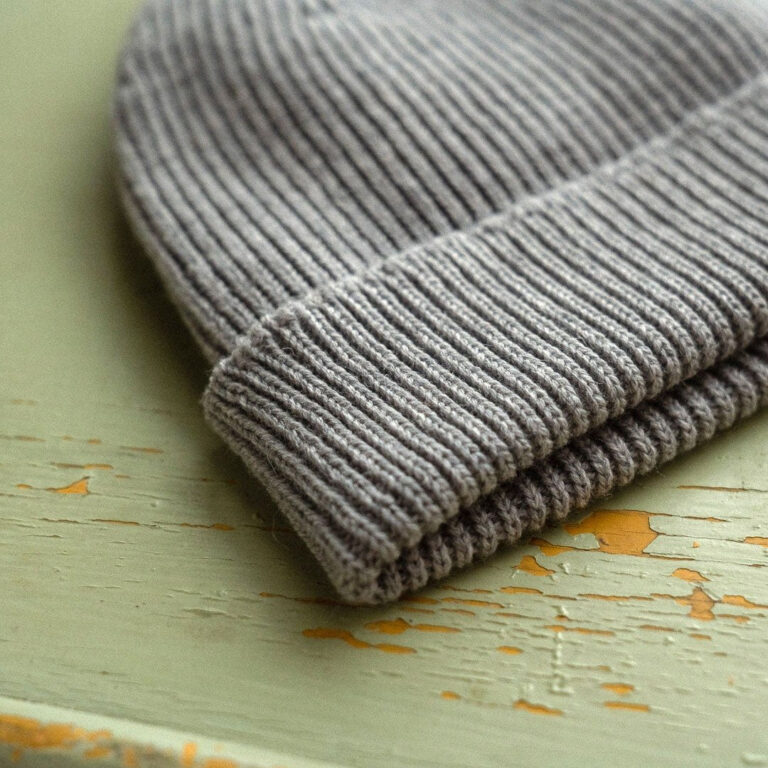 Le T-Shirt Propre - Le bonnet en laine française – Noir / TU