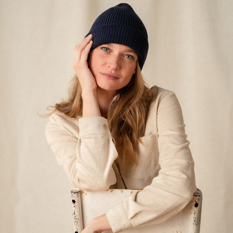 Le T-Shirt Propre - Le bonnet en laine française – Noir / TU